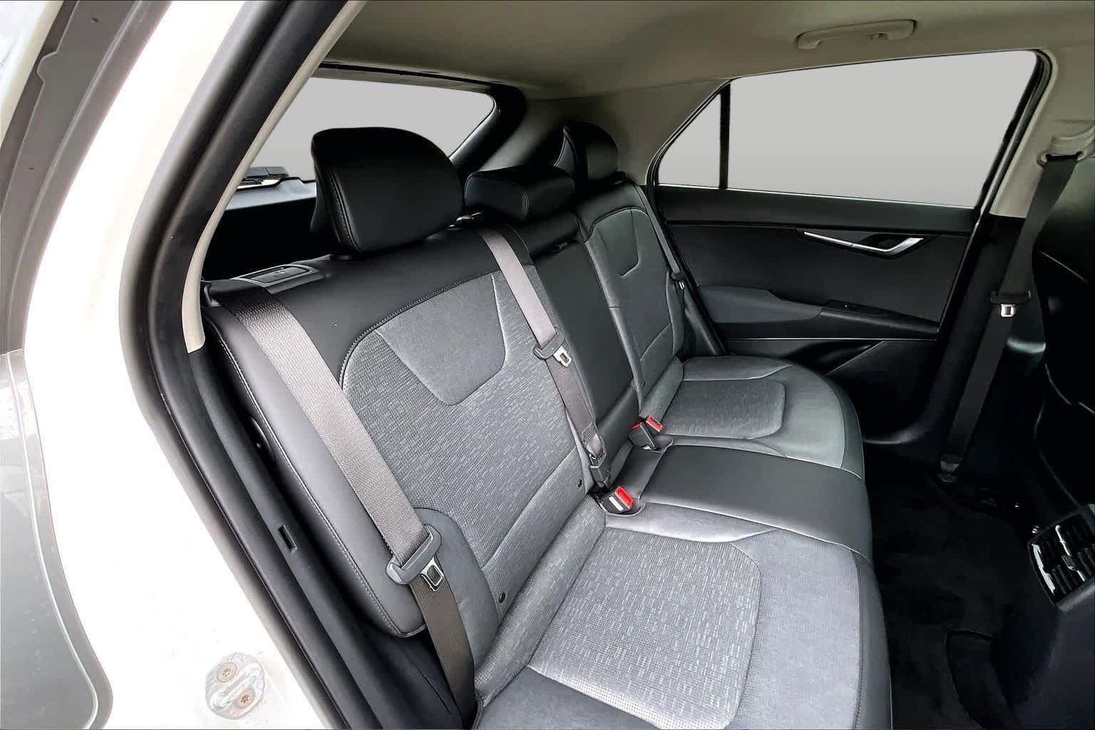 Used 2023 Kia Niro Wave FWD image 18