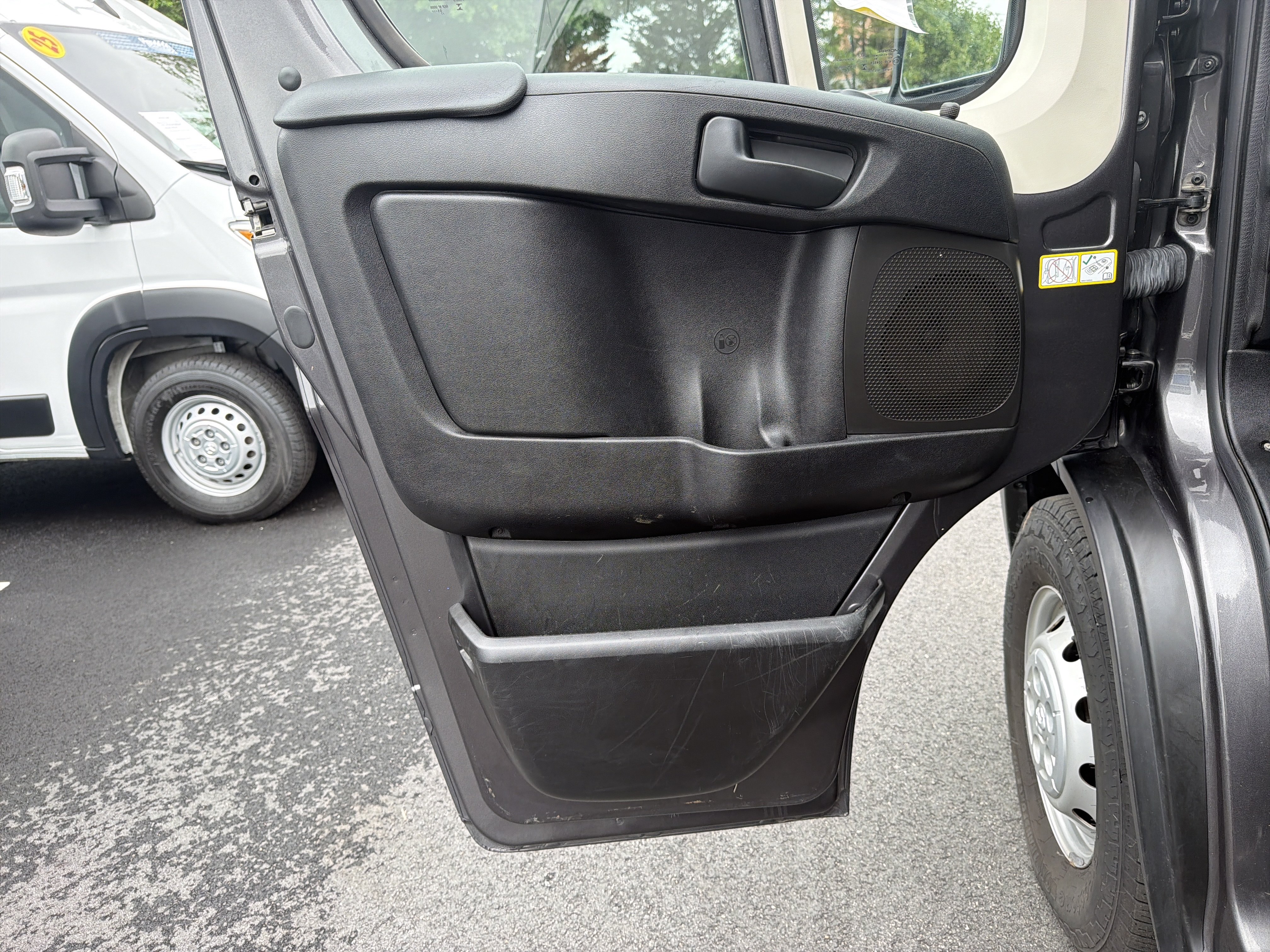 Used 2021 RAM ProMaster 2500 w/ Convenience Group FWD image 14