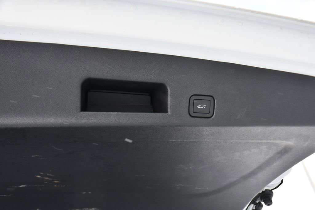 Used 2024 GMC Acadia AT4 w/ Luxury Package image 21