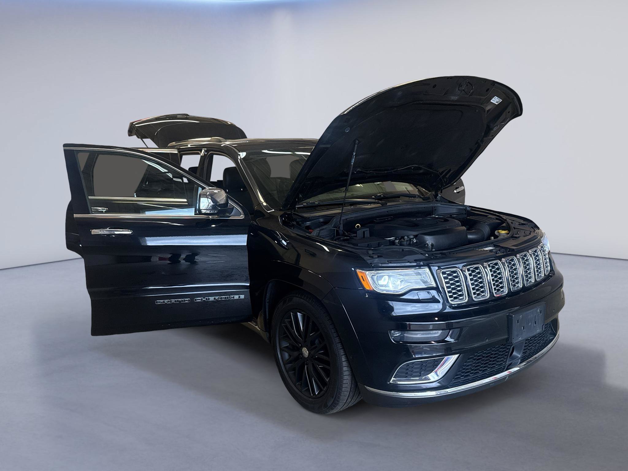 Used 2017 Jeep Grand Cherokee Summit AWD/4WD image 9
