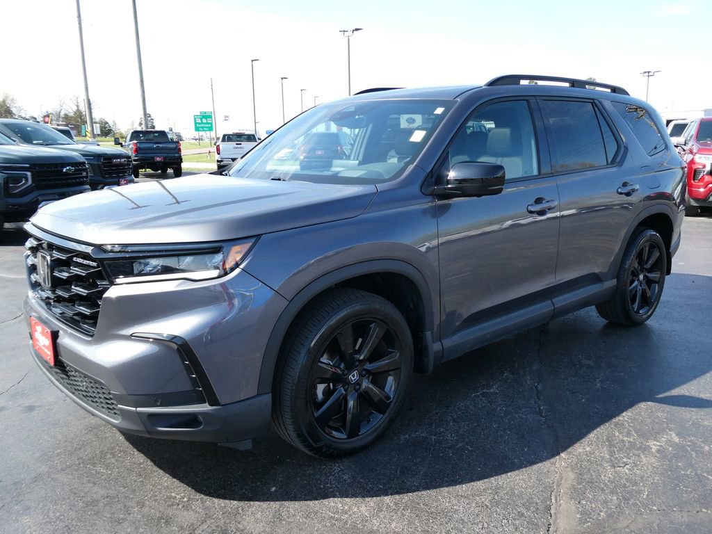 Used 2025 Honda Pilot Black Edition image 9