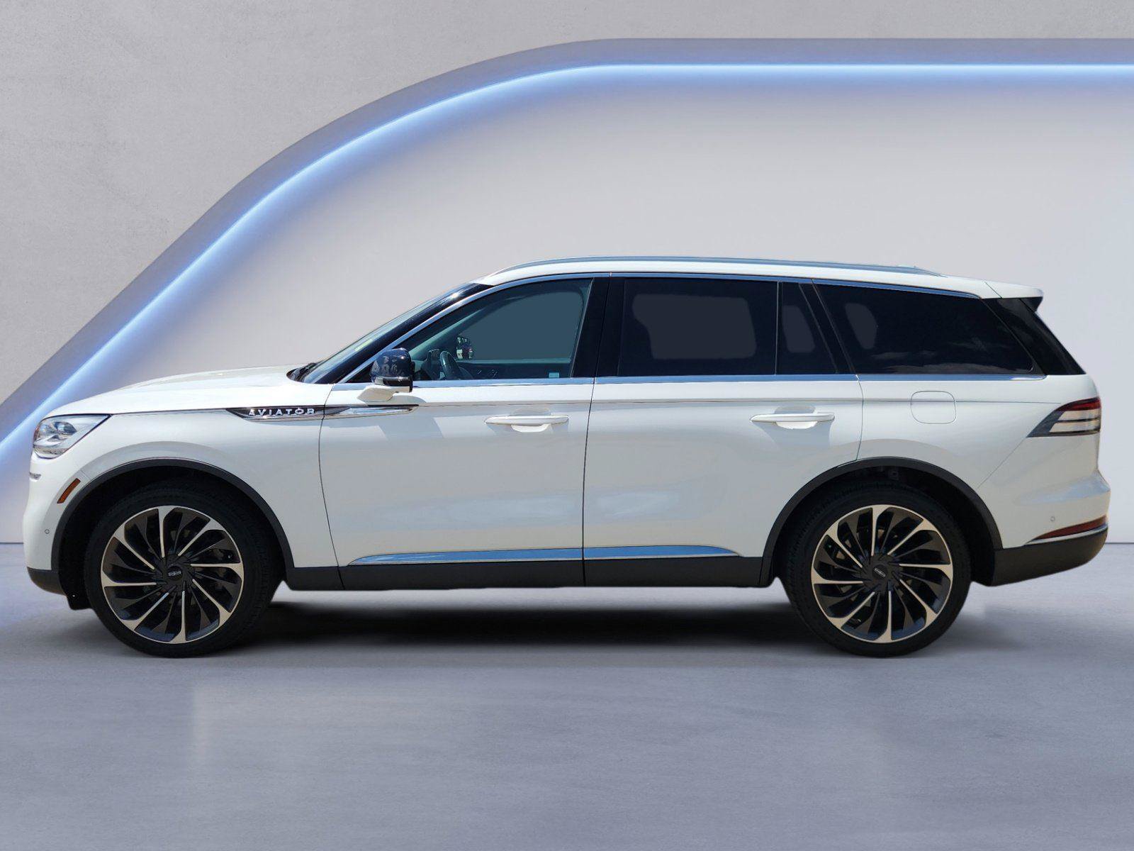 Used 2020 Lincoln Aviator Reserve w/ Equipment Group 202A AWD/4WD image 6