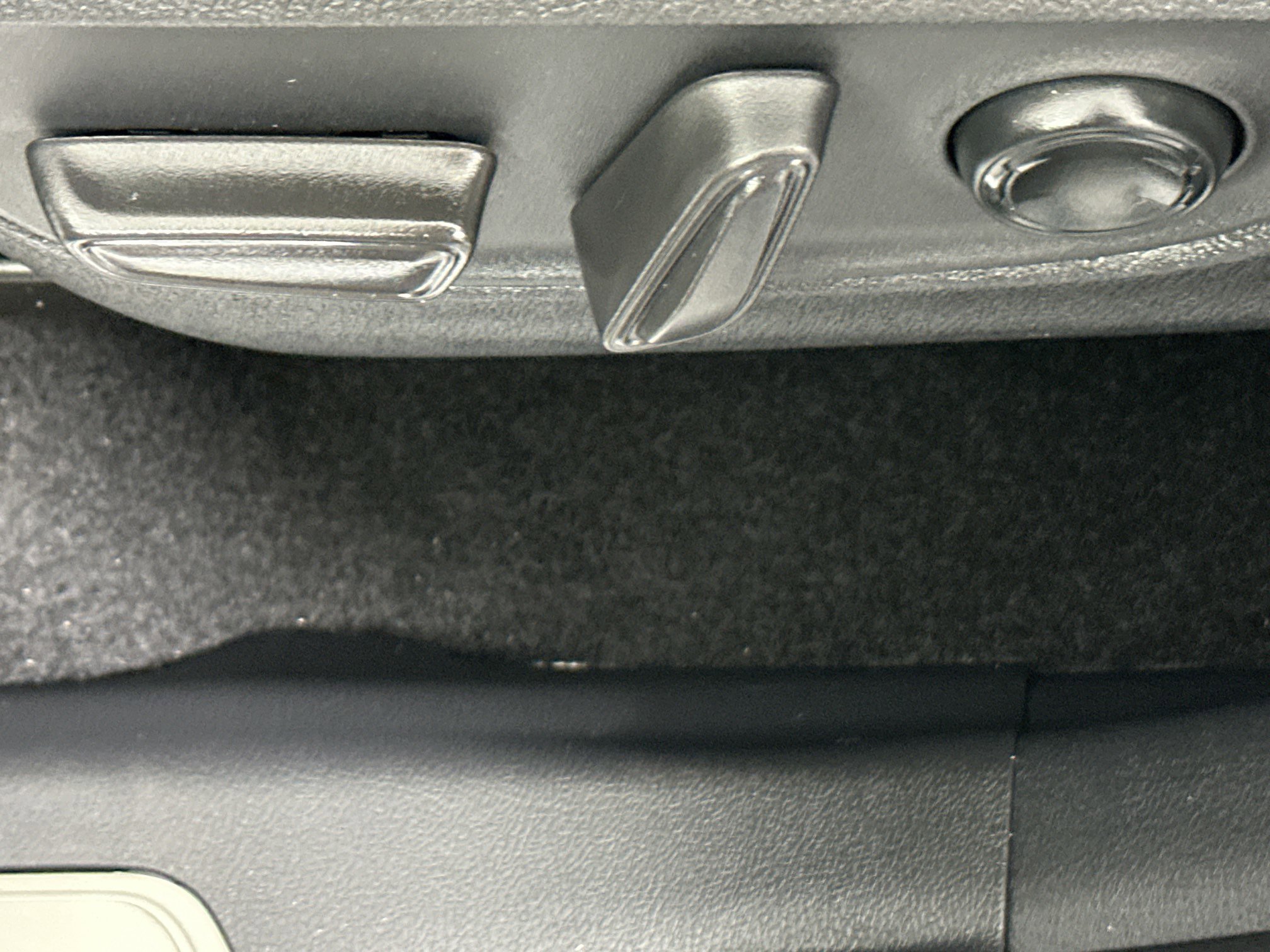 Used 2024 Toyota Grand Highlander AWD Hybrid image 13