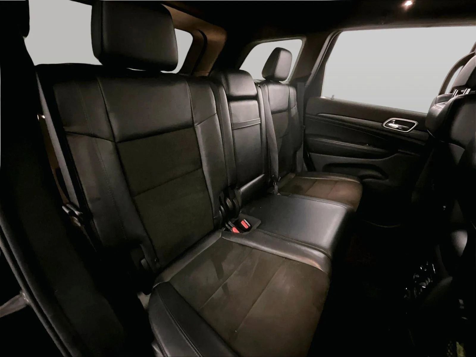 Used 2020 Jeep Grand Cherokee Altitude image 26