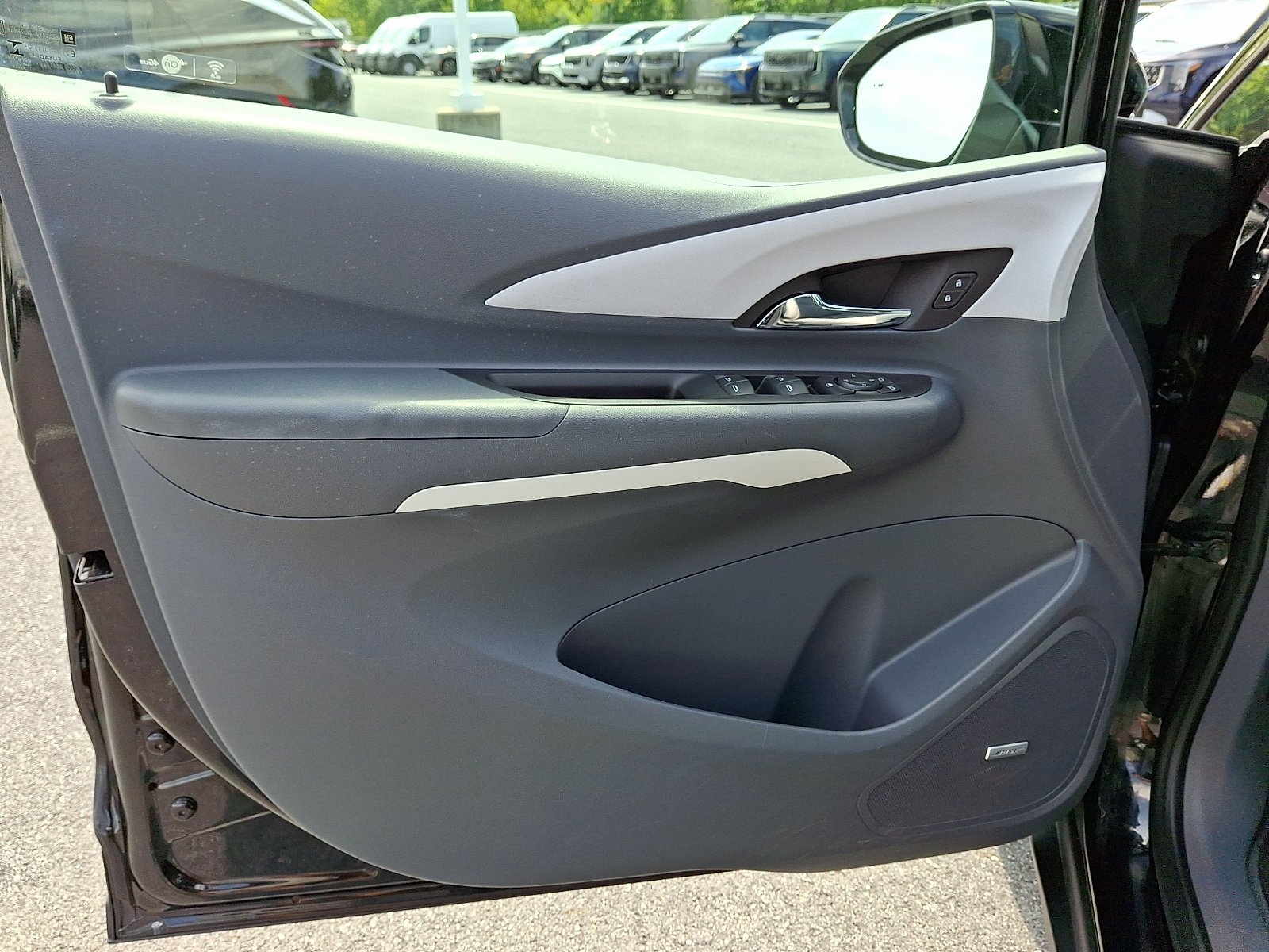 Used 2017 Chevrolet Bolt Premier w/ Driver Confidence II Package FWD image 14