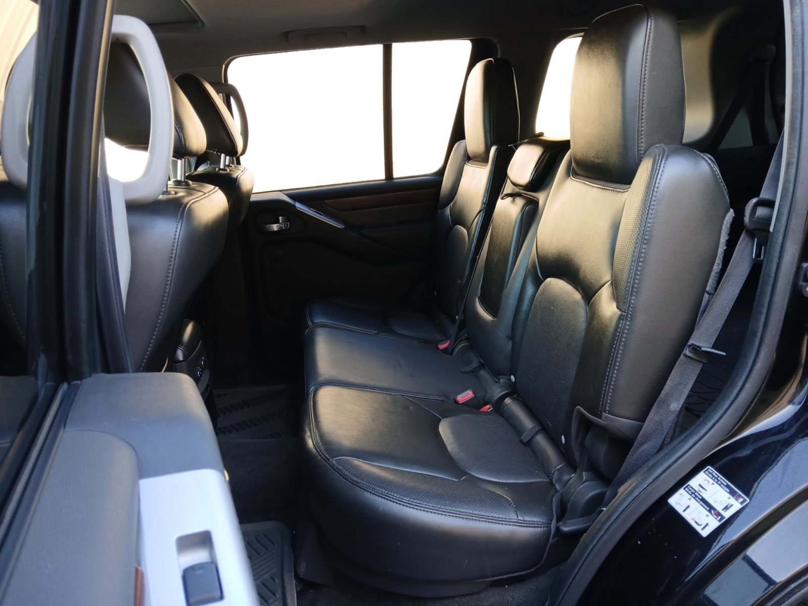 Used 2012 Nissan Pathfinder LE image 13