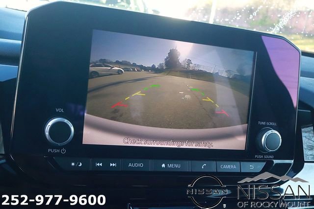 Used 2025 Nissan Pathfinder SV image 27