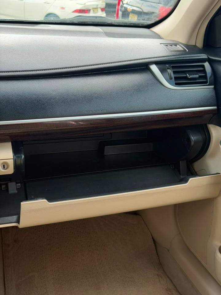 Used 2014 Toyota Camry XLE w/ Leather Package FWD image 20