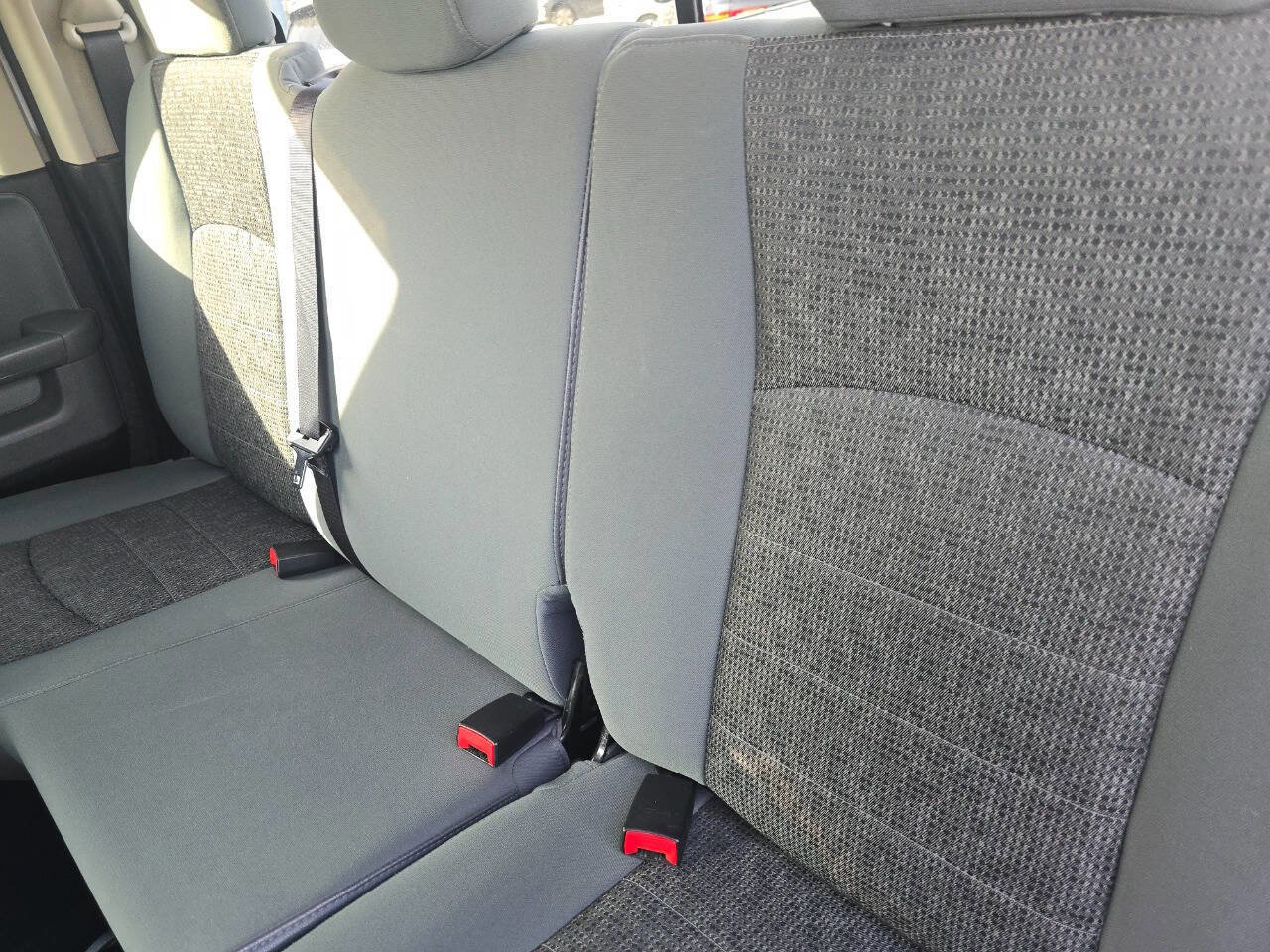 Used 2016 RAM 1500 Classic SLT w/ SLT Plus D￩cor Group image 27