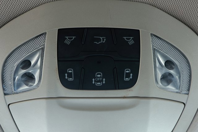 Used 2020 Chrysler Pacifica Touring-L image 20