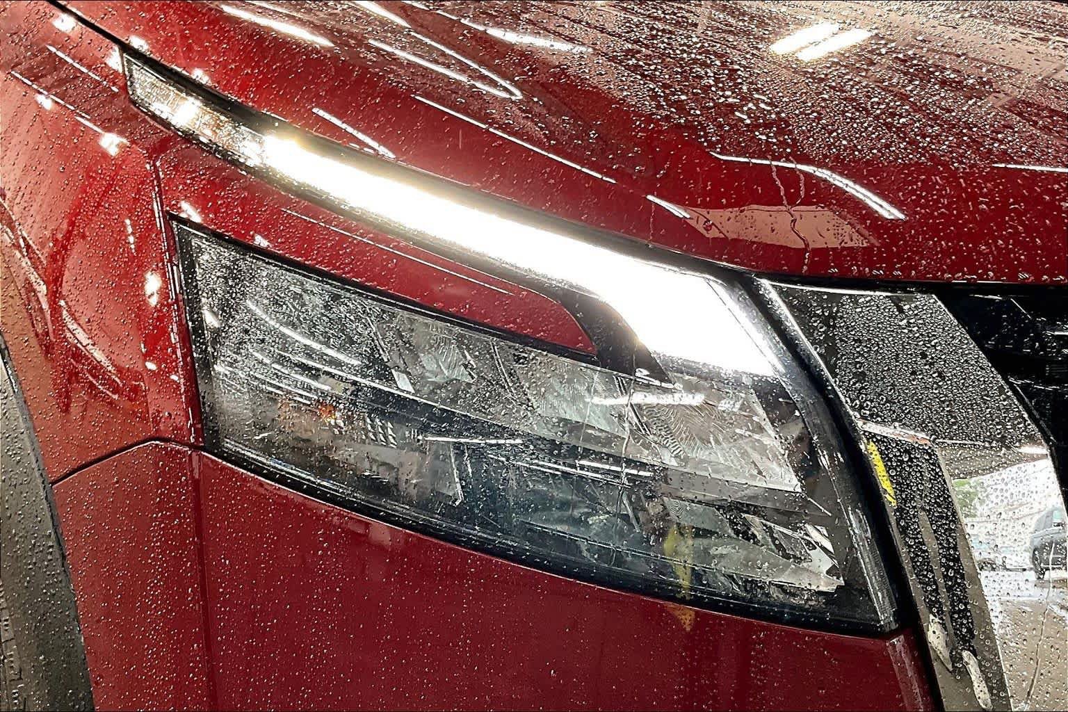 Used 2025 Nissan Pathfinder Platinum FWD image 28