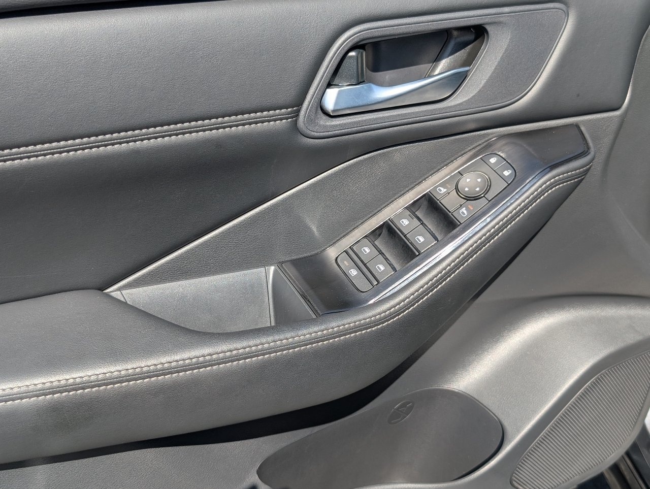 Used 2026 Nissan Rogue Dark Armor FWD image 15