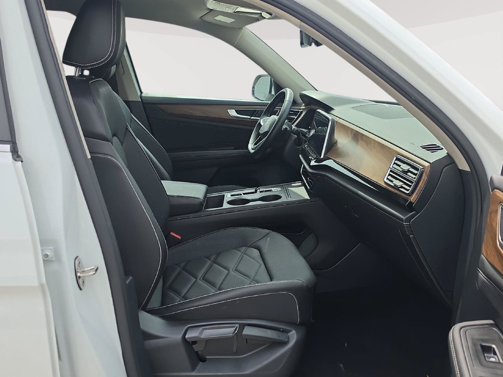 Certified 2024 Volkswagen Atlas SE AWD/4WD image 17