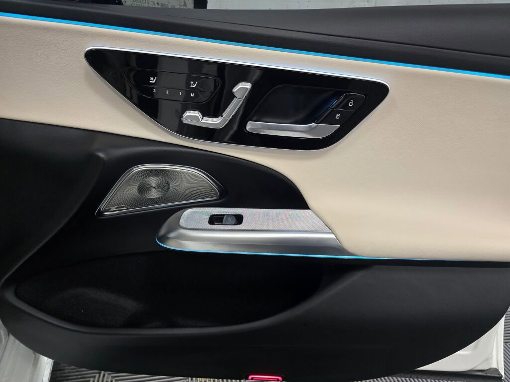 Used 2024 Mercedes-Benz E 350 4MATIC Sedan image 25