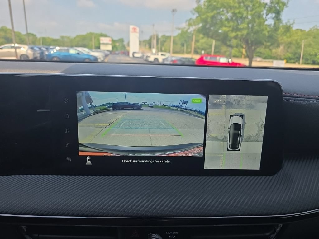 Certified 2025 Nissan Kicks SR FWD image 22
