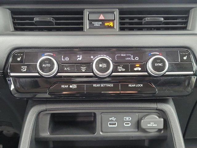 Used 2023 Honda Pilot Touring image 19