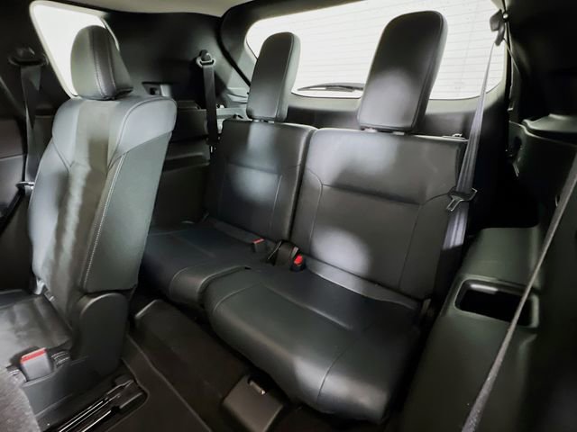 Used 2025 Mitsubishi Outlander SE image 36