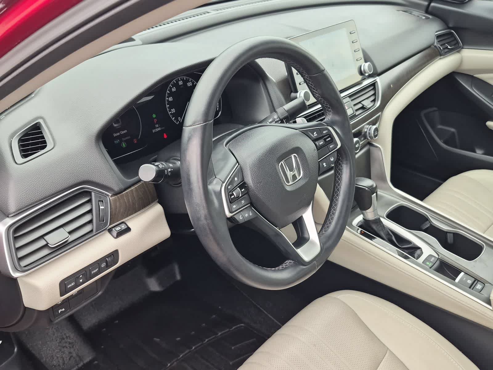 Used 2018 Honda Accord Touring image 10