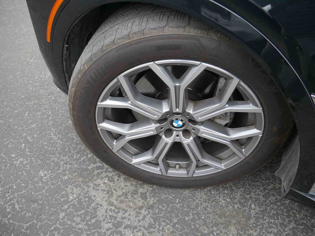 Used 2024 BMW X7 xDrive40i image 13