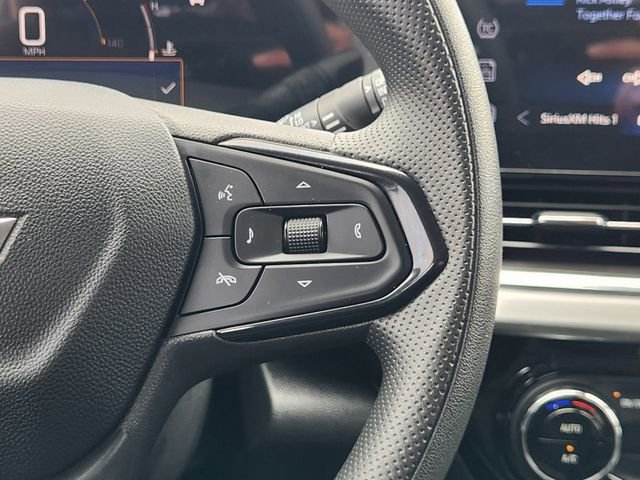 Used 2025 Chevrolet Trax LT FWD image 29