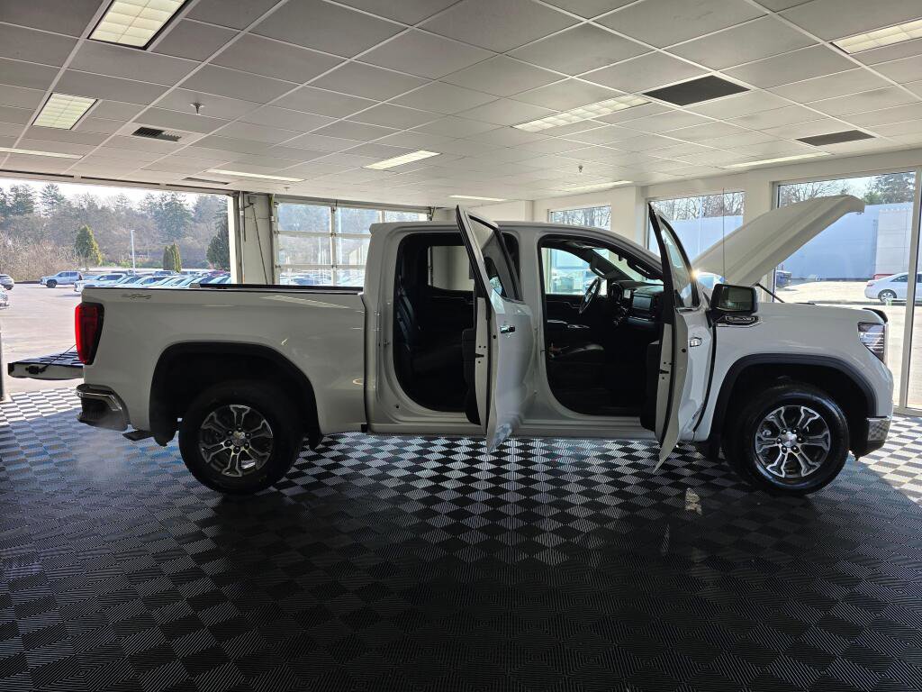 Used 2025 GMC Sierra 1500 SLT image 18