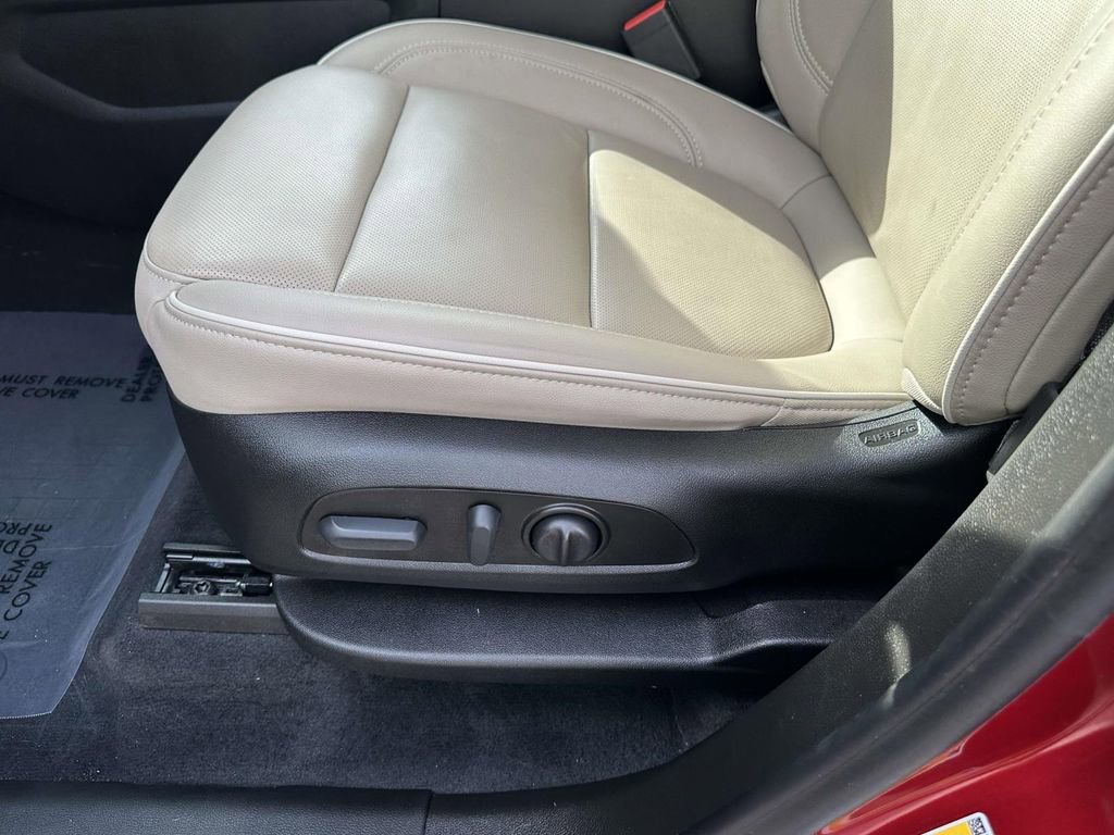 Certified 2023 Chevrolet Traverse Premier w/ LPO, Floor Liner Package image 21