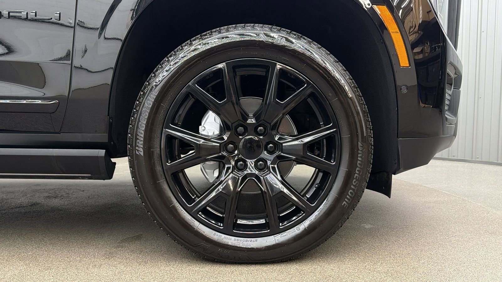 Used 2026 GMC Yukon Denali w/ Sun & Power Step Package AWD/4WD image 10