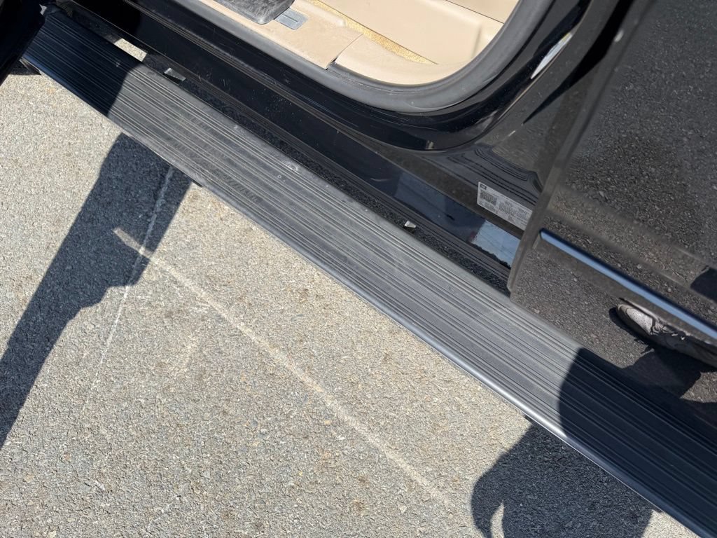 Used 2019 Chevrolet Suburban Premier AWD/4WD image 11