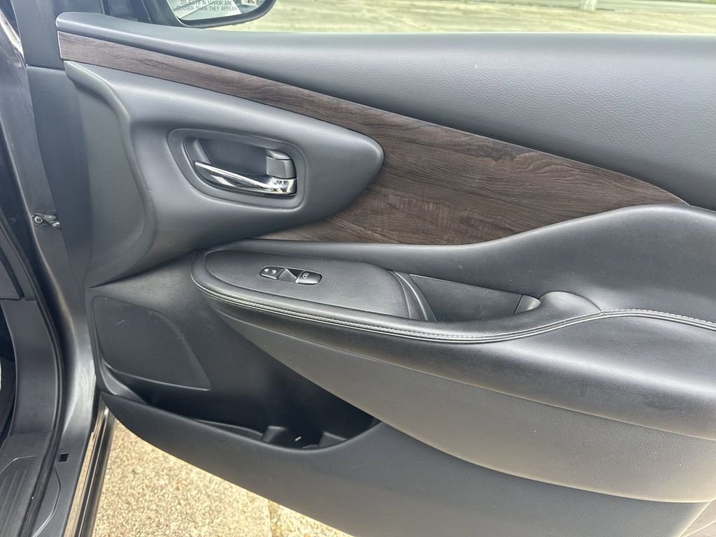Used 2019 Nissan Murano Platinum FWD image 32