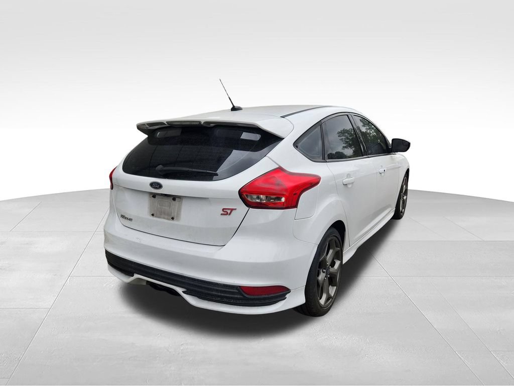 Used 2018 Ford Focus ST FWD image 6