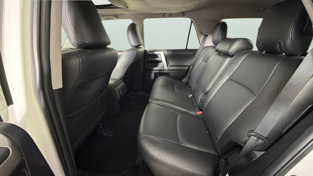 Used 2015 Toyota 4Runner SR5 AWD/4WD image 27