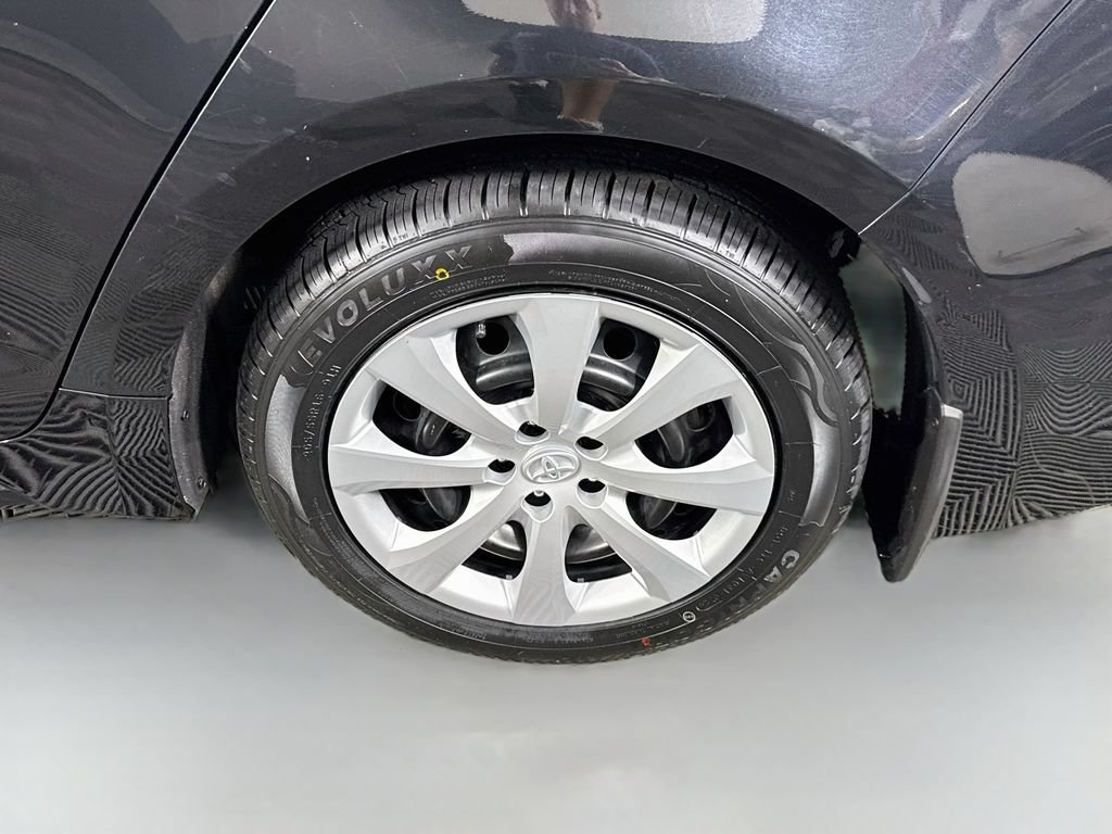 Used 2022 Toyota Corolla LE FWD image 31