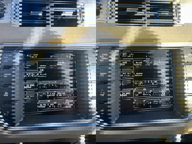 Used 2015 Land Rover Range Rover Evoque Pure Plus image 13