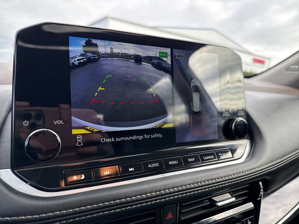 Used 2022 Nissan Rogue SL w/ SL Premium Package image 16