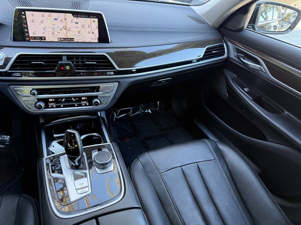 Used 2019 BMW 740i xDrive image 25