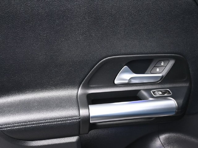 Used 2023 Mercedes-Benz GLA 250 4MATIC w/ Premium Package image 14