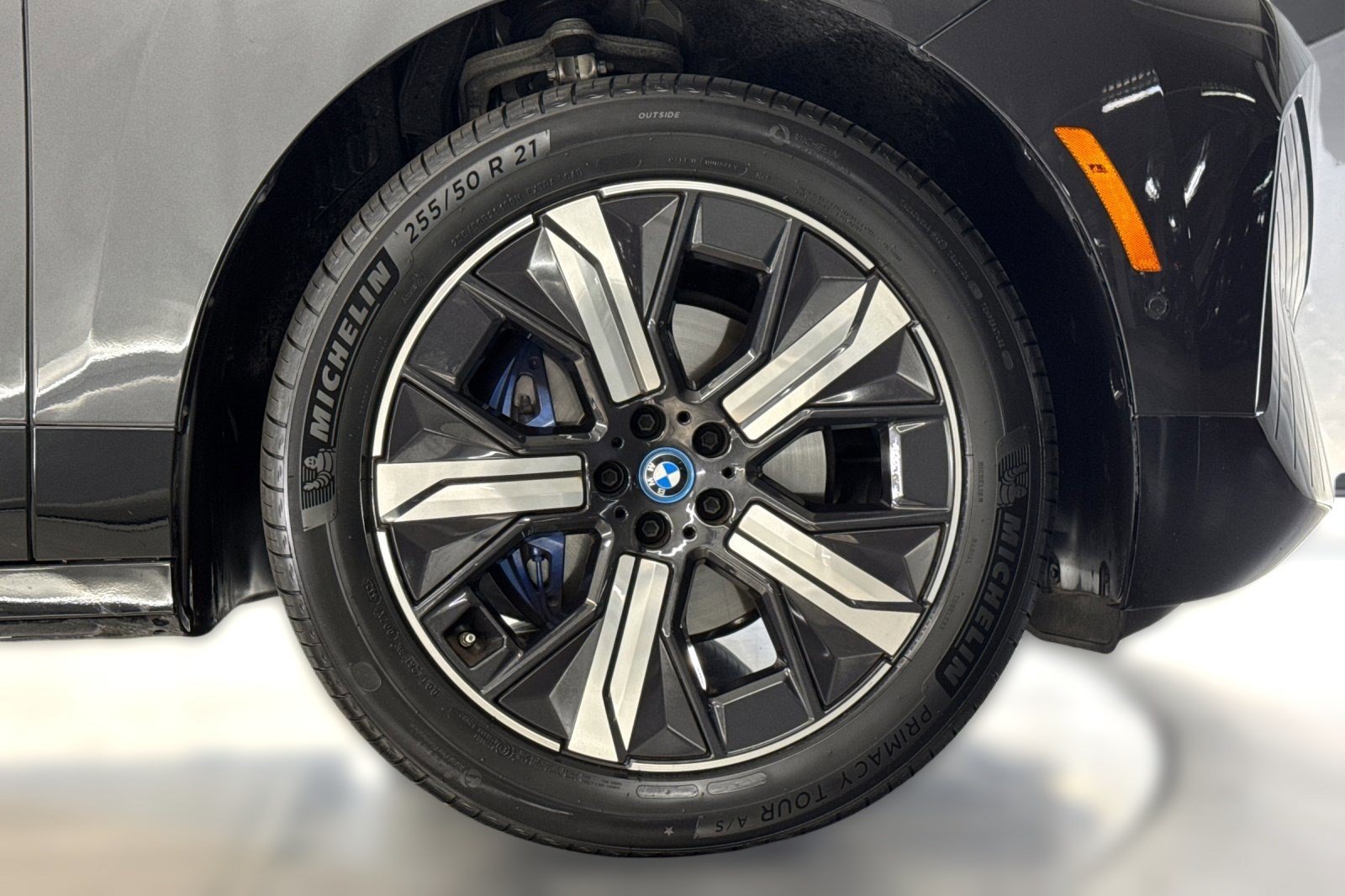 Certified 2023 BMW iX xDrive50 w/ Sport Package AWD/4WD image 11