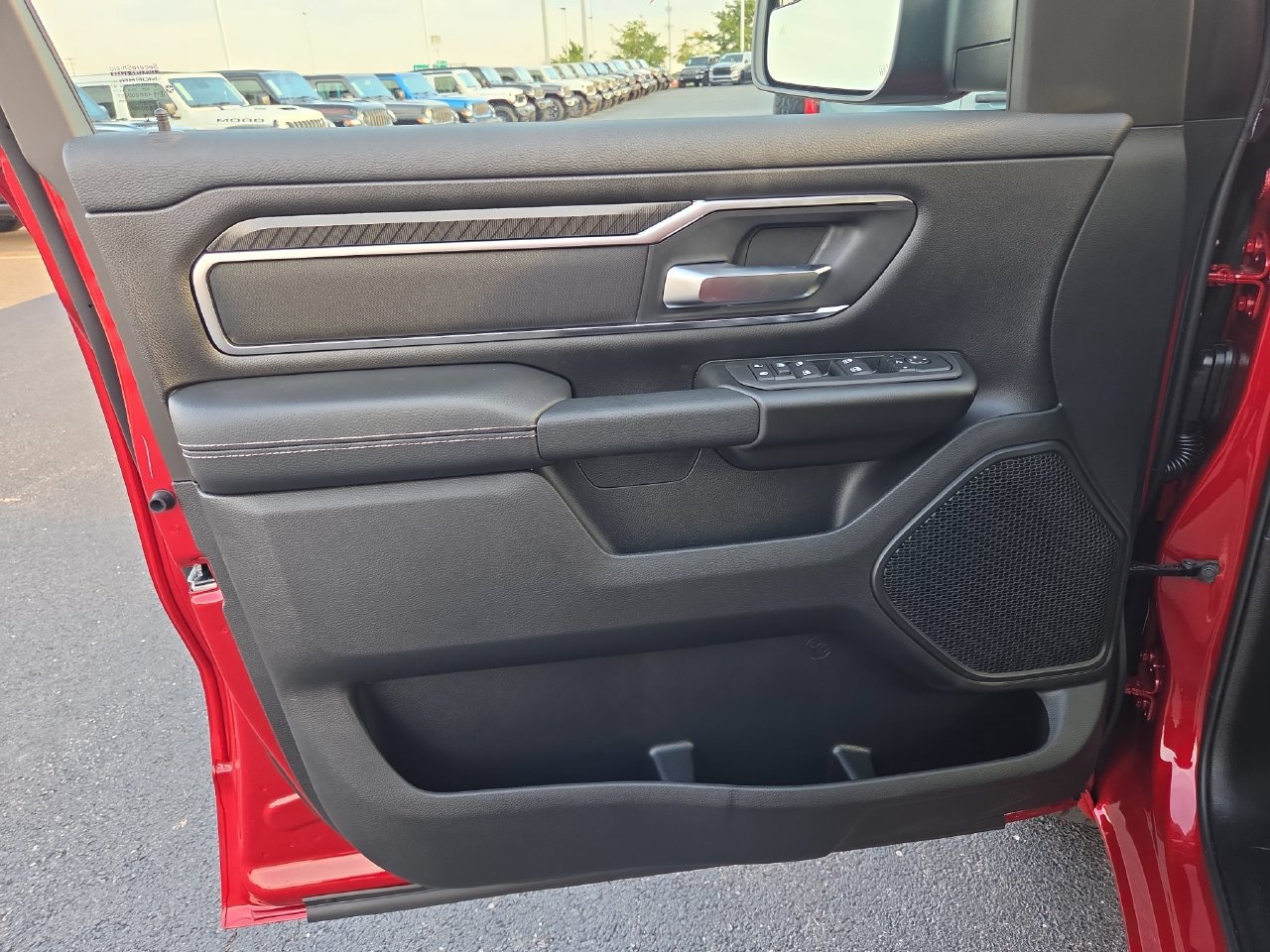 New 2027 RAM 1500 4x4 Crew Cab image 3