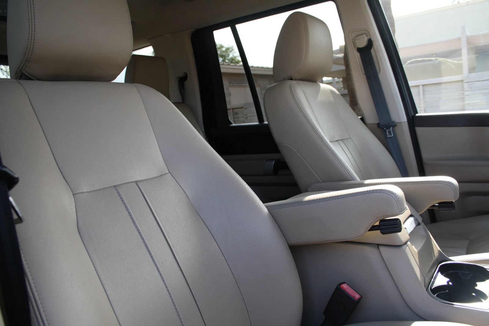 Used 2016 Land Rover LR4 HSE AWD/4WD image 27