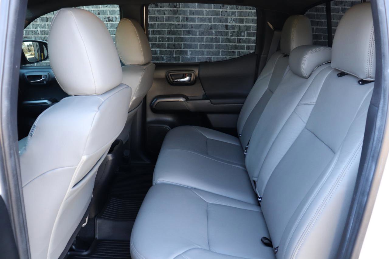 Used 2018 Toyota Tacoma TRD Sport image 42