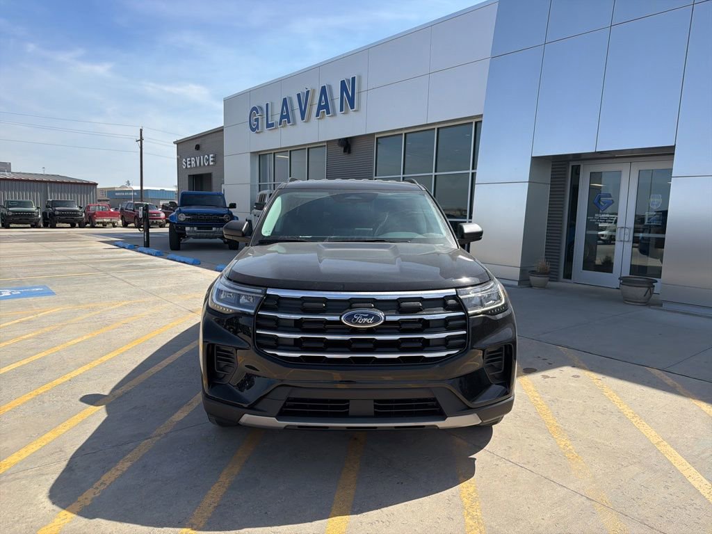 New 2026 Ford Explorer Active AWD/4WD image 2