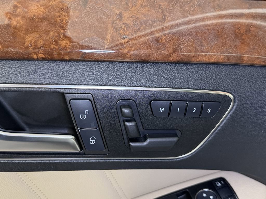 Used 2013 Mercedes-Benz E 350 4MATIC Sedan image 32