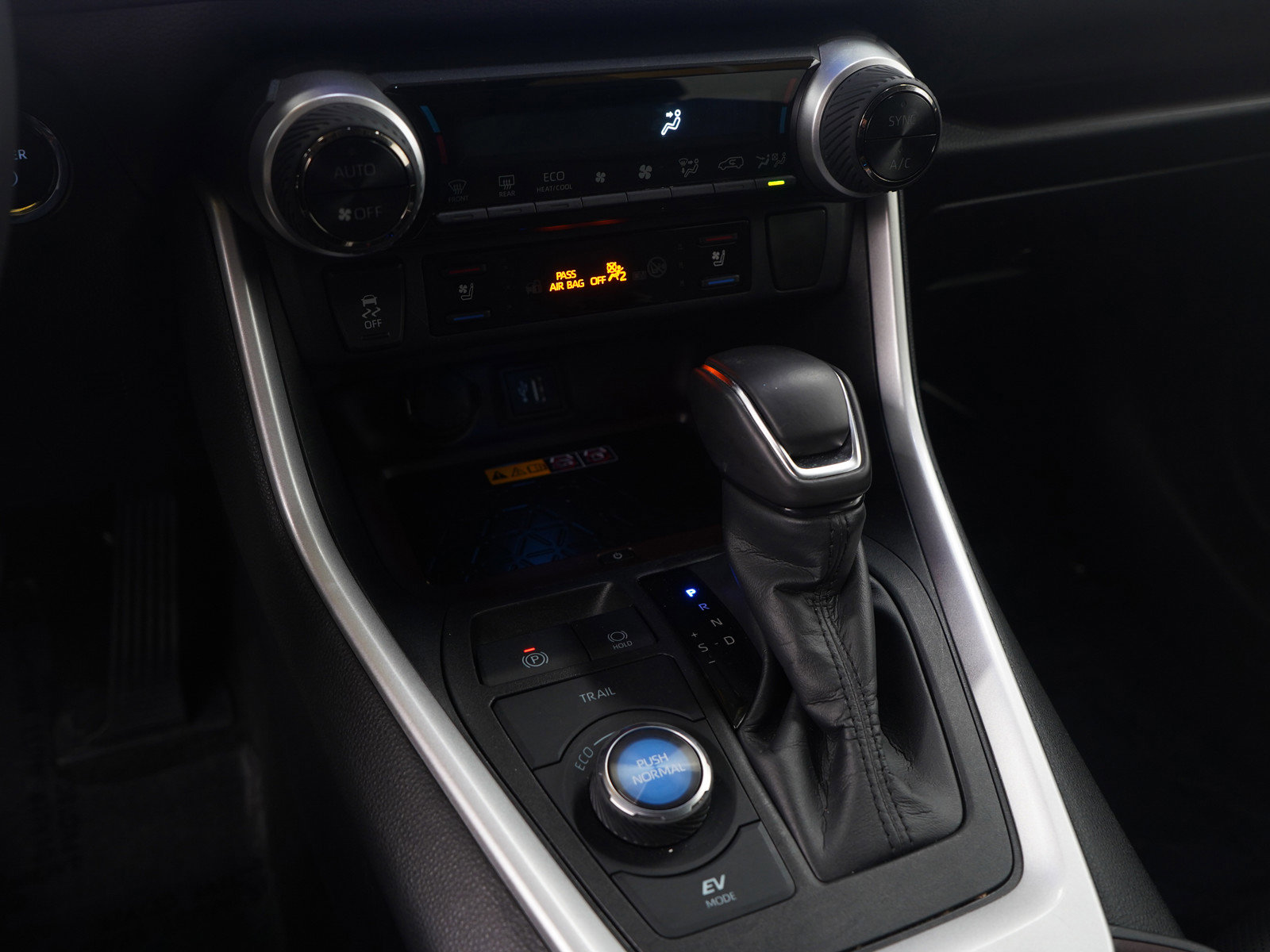 Used 2023 Toyota RAV4 Limited AWD/4WD image 22