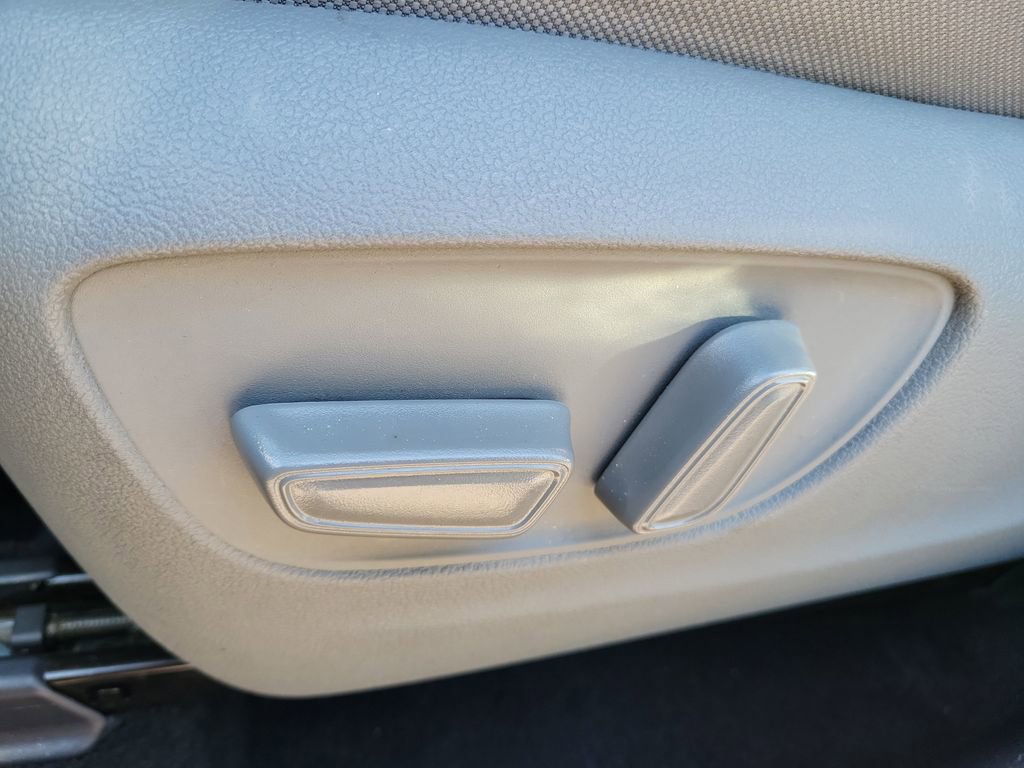 Used 2022 Toyota Highlander LE image 21