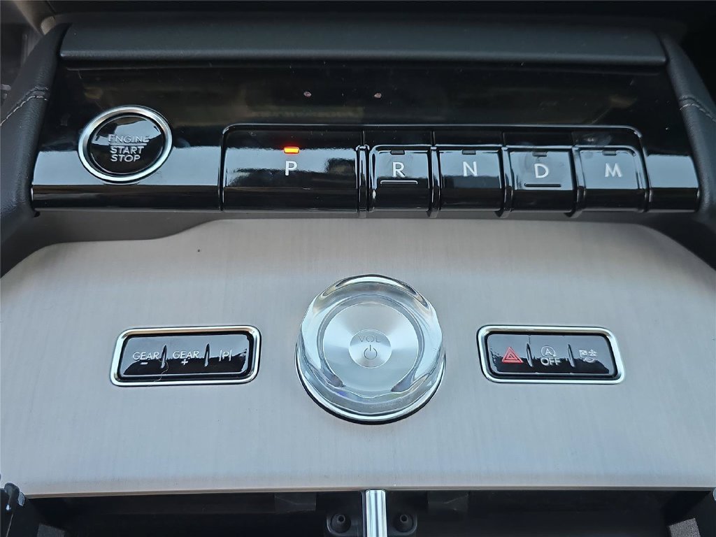 New 2026 Lincoln Navigator Reserve AWD/4WD image 19