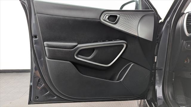 Used 2022 Kia Soul LX w/ Technology Package image 13