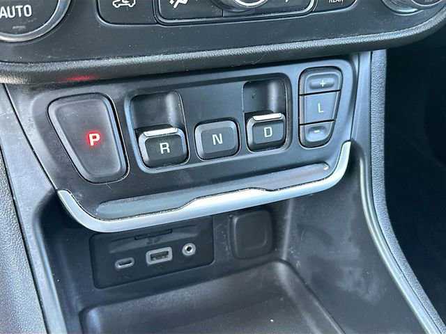 Used 2019 GMC Terrain SLE w/ Driver Convenience Package AWD/4WD image 18