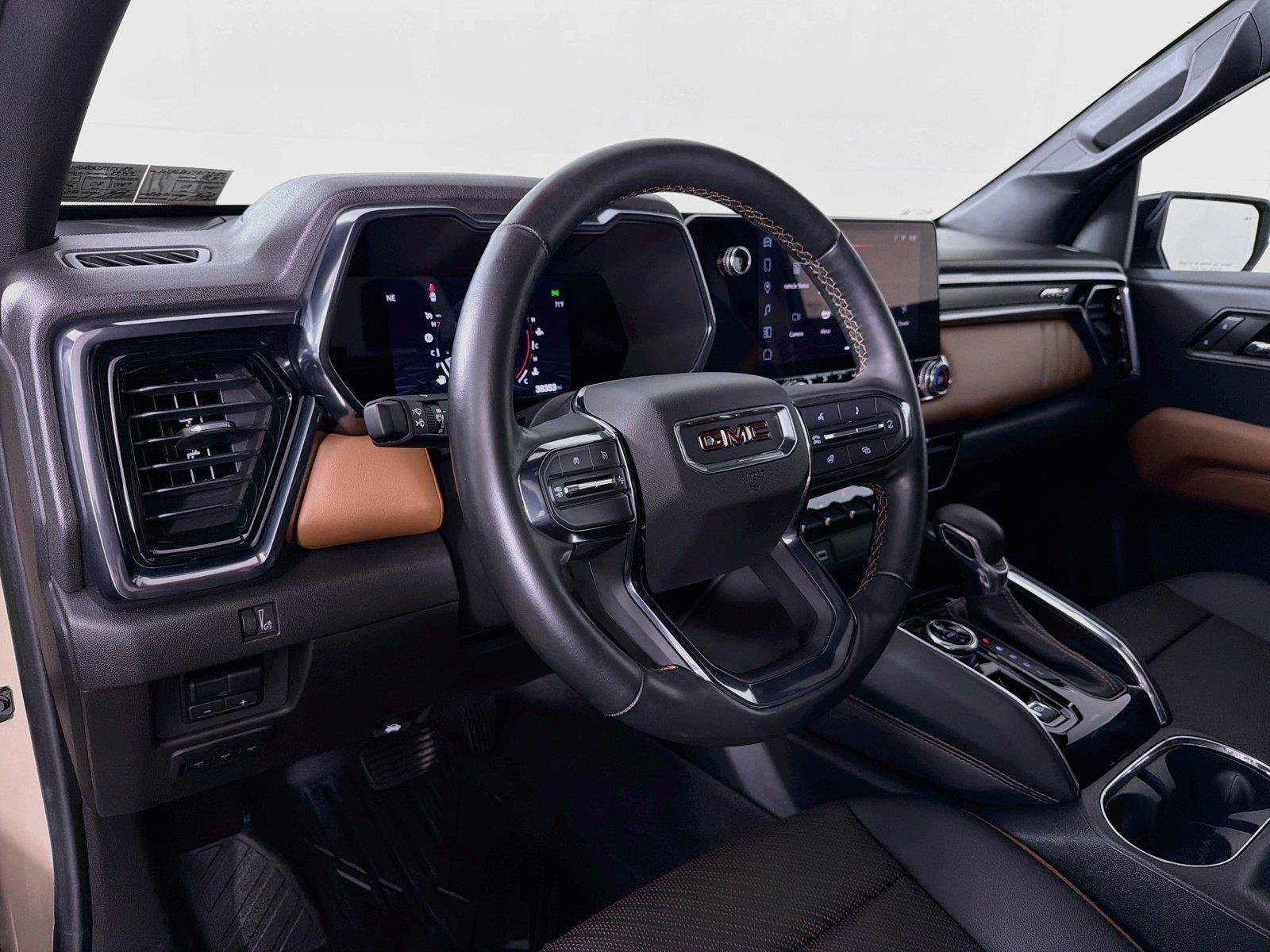 Used 2023 GMC Canyon AT4 w/ AT4 Premium Package AWD/4WD image 16