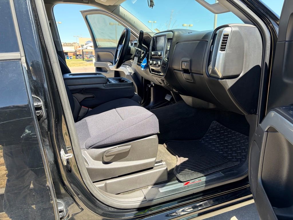 Used 2018 Chevrolet Silverado 1500 LT w/ All Star Edition AWD/4WD image 21