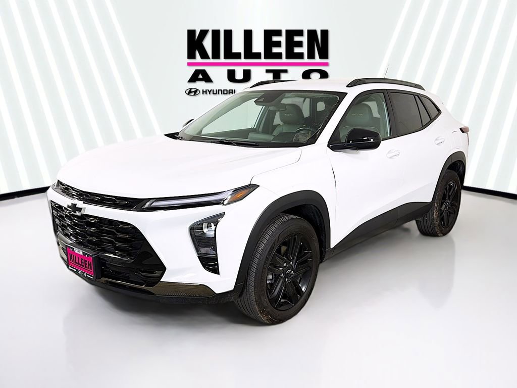 Used 2025 Chevrolet Trax ACTIV w/ Driver Confidence Package image 3